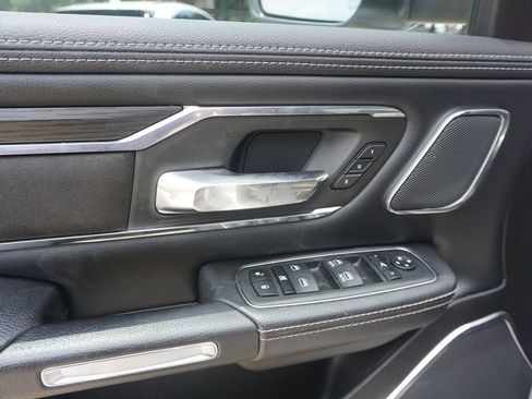 Used 2024 RAM 1500 Laramie AWD/4WD image 4