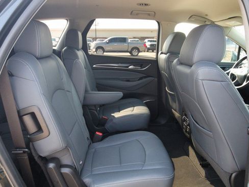 Used 2019 Buick Enclave Essence AWD/4WD image 32