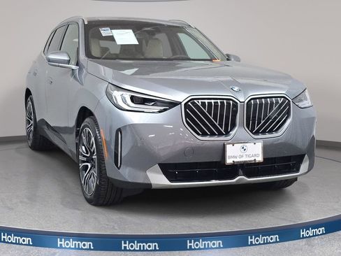 Used 2025 BMW X3 xDrive30i w/ Premium Package AWD/4WD image 3