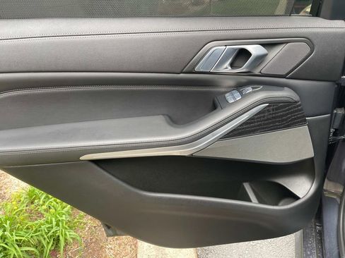 Used 2021 BMW X7 M50i image 15