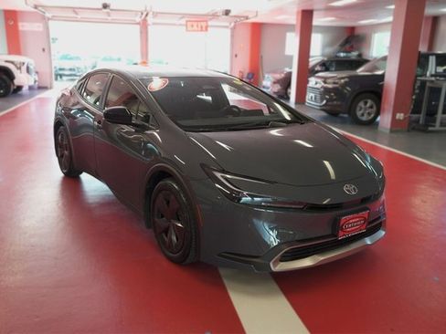 Certified 2024 Toyota Prius Prime SE image 2