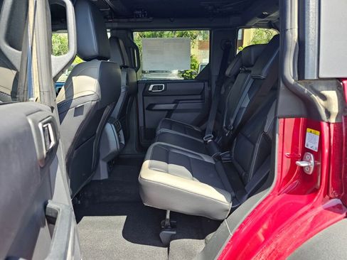 New 2026 Ford Bronco Outer Banks w/ Sasquatch Package AWD/4WD image 12