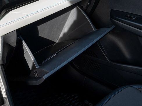 Used 2024 Volkswagen Taos SE image 14