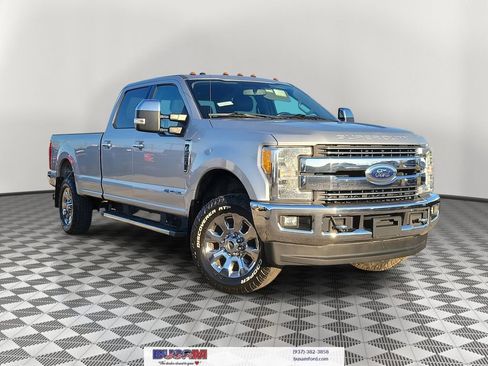 Used 2017 Ford F250 Lariat w/ Chrome Package image 1