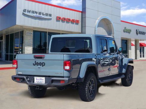 New 2026 Jeep Gladiator Sport image 5