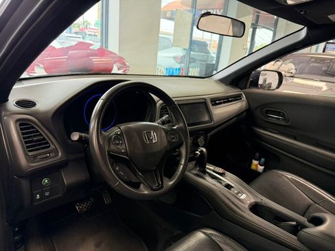 Used 2019 Honda HR-V Sport image 14