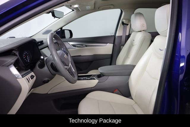 Used 2023 Cadillac XT5 Premium Luxury w/ Technology Package FWD image 7