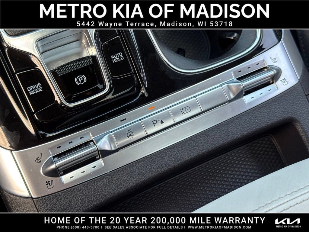 Used 2024 Kia Carnival SX Prestige FWD image 32