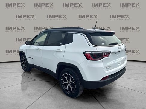 Used 2025 Jeep Compass Limited AWD/4WD image 2