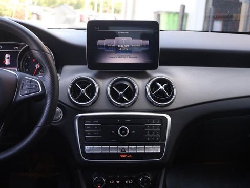 Used 2020 Mercedes-Benz GLA 250 4MATIC image 25
