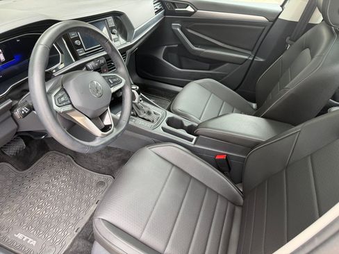 Certified 2024 Volkswagen Jetta SE FWD image 10