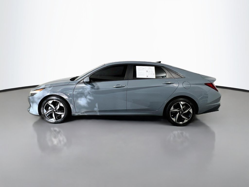Used 2023 Hyundai Elantra SEL w/ Convenience Package FWD image 6