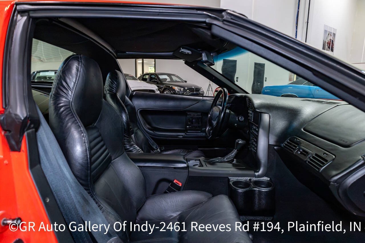 Used 1996 Chevrolet Corvette Coupe RWD image 40