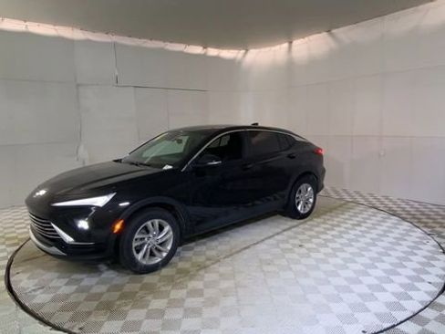 Used 2024 Buick Envista Preferred w/ Convenience I Package image 7