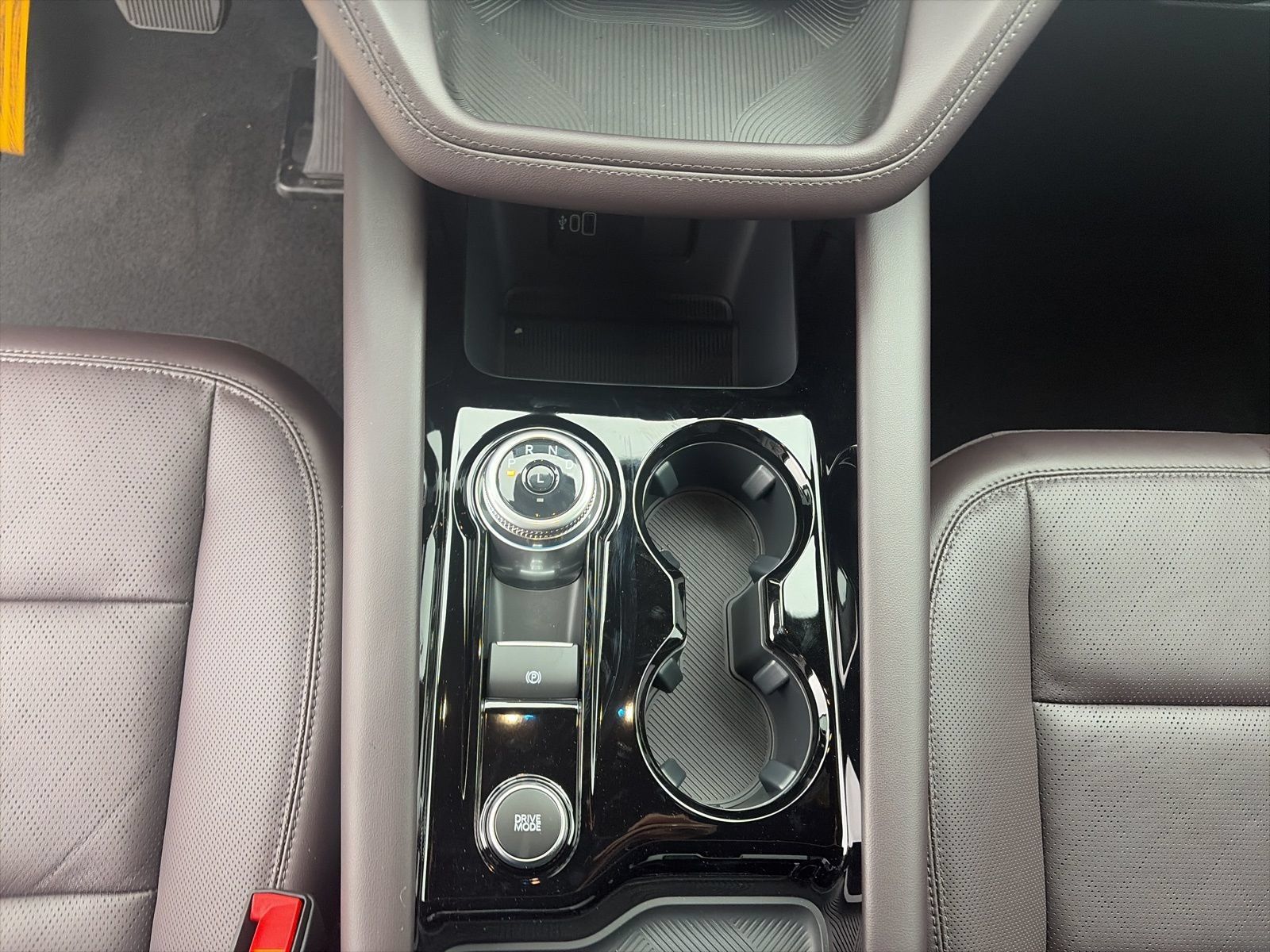 Certified 2026 Ford Explorer Platinum RWD image 18