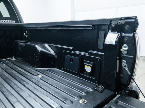 Used 2020 Toyota Tacoma TRD Sport w/ Technology Package AWD/4WD image 57