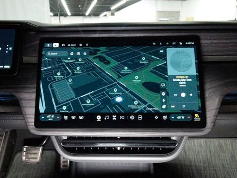 Used 2023 Rivian R1T Adventure image 12