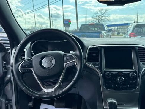 Used 2017 Jeep Grand Cherokee Altitude image 15