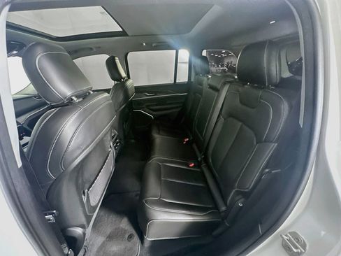 Used 2022 Jeep Grand Cherokee Limited RWD image 29