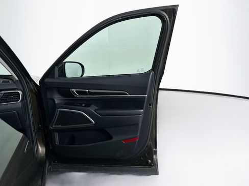 Used 2025 Kia Telluride S FWD image 35