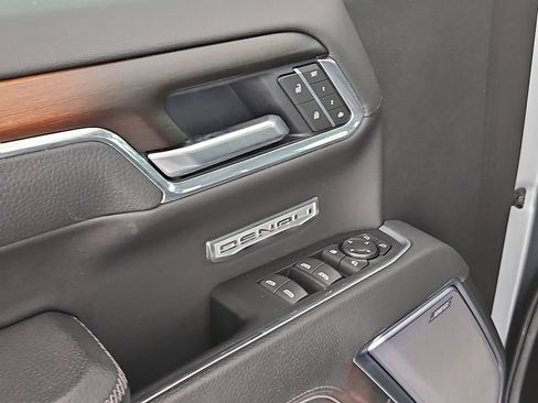 Certified 2025 GMC Sierra 1500 Denali RWD image 29