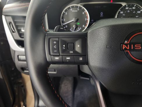 Used 2025 Nissan Rogue SV AWD/4WD image 25