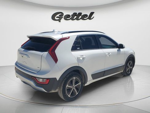 Used 2023 Kia Niro EX FWD image 5