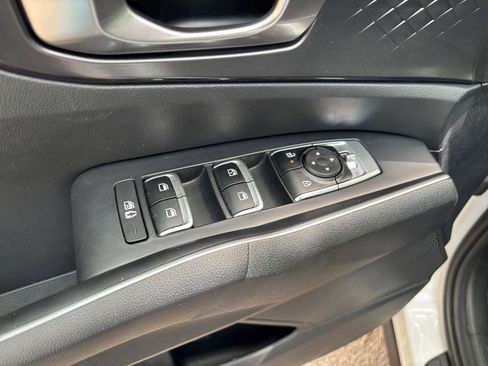 Used 2024 Kia Sorento S AWD/4WD image 18