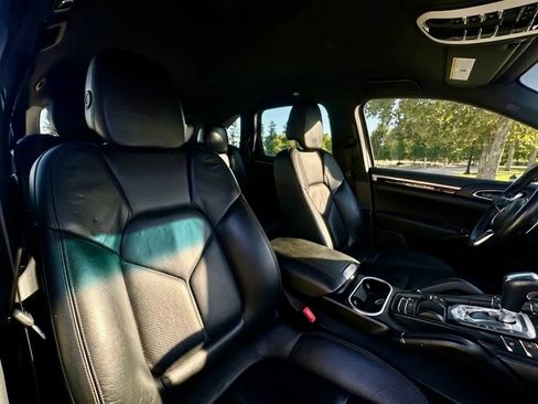 Used 2018 Porsche Cayenne AWD/4WD image 9