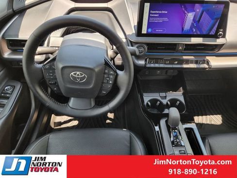 Used 2024 Toyota Prius XLE FWD image 27