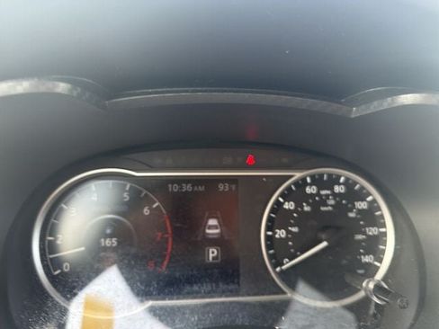 Used 2021 Nissan Versa SV FWD image 24