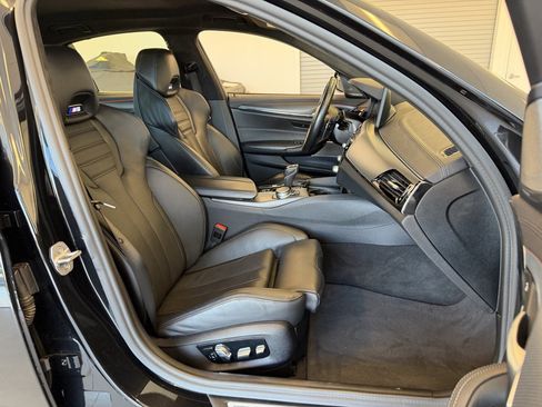 Used 2022 BMW M5 w/ Executive Package image 51
