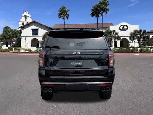 Used 2022 Chevrolet Suburban High Country AWD/4WD image 3