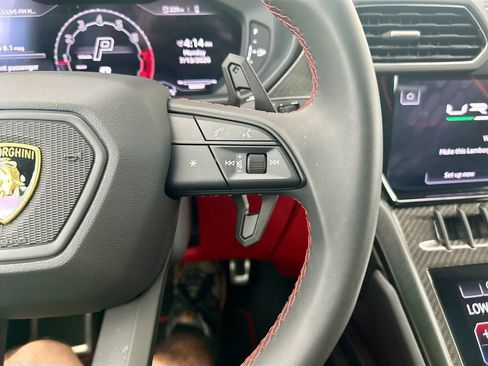Used 2024 Lamborghini Urus S AWD/4WD image 12