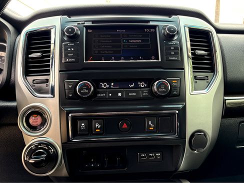 Used 2019 Nissan Titan SV w/ SV Convenience Package AWD/4WD image 27