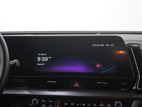 Used 2025 Kia Sportage EX AWD/4WD image 15
