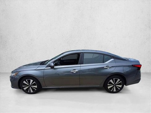 Used 2022 Nissan Altima 2.5 SV FWD image 9