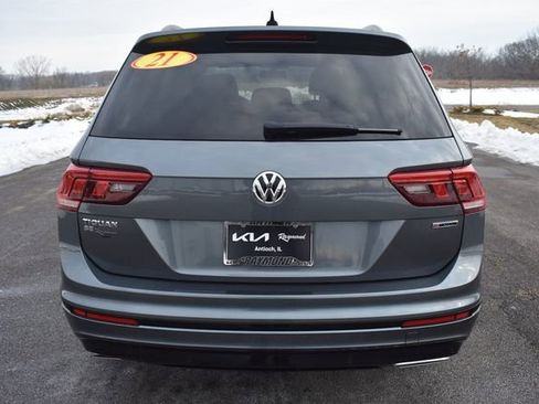 Used 2021 Volkswagen Tiguan SE image 4