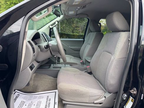 Used 2015 Nissan Frontier S AWD/4WD image 10