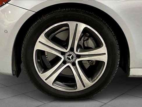Used 2018 Mercedes-Benz E 300 image 9