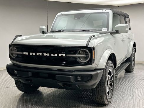 Used 2023 Ford Bronco Outer Banks image 1