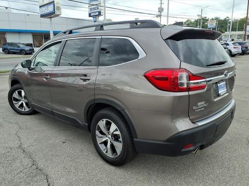 Used 2022 Subaru Ascent Premium w/ Convenience Package AWD/4WD image 6
