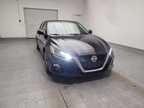 Used 2019 Nissan Altima 2.5 SV FWD image 14