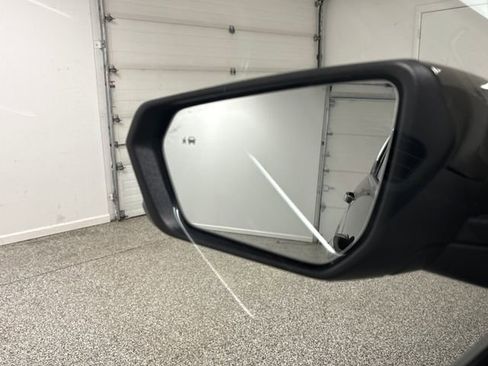 Used 2023 Chevrolet Equinox LT image 47