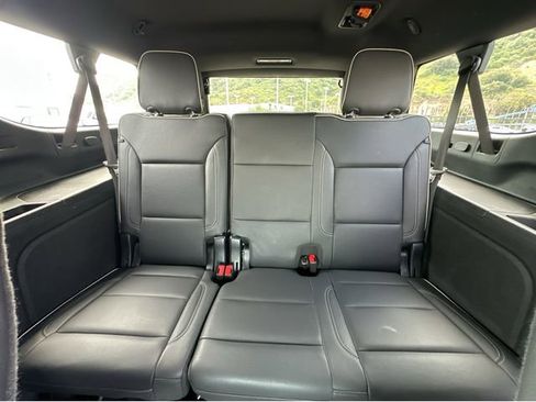Certified 2024 GMC Yukon XL SLT w/ SLT Premium Package RWD image 18