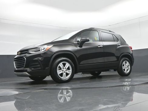 Used 2020 Chevrolet Trax LT w/ LT Convenience Package image 50
