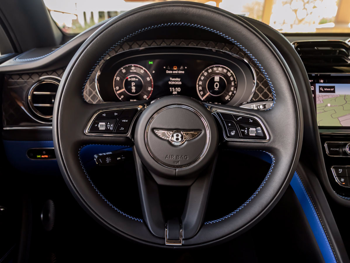 Certified 2025 Bentley Bentayga AWD/4WD image 21