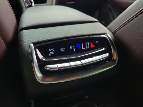 Used 2021 Cadillac XT6 Premium Luxury FWD image 17