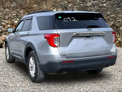 Used 2022 Ford Explorer XLT AWD/4WD image 11