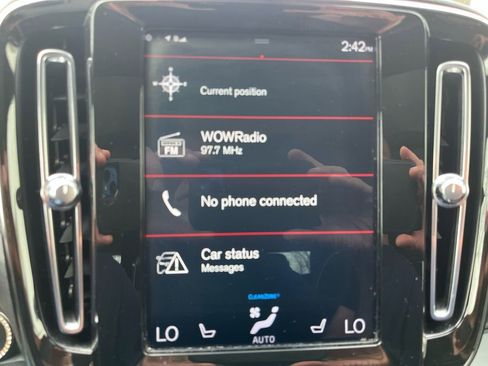 Used 2019 Volvo XC40 T5 R-Design image 10